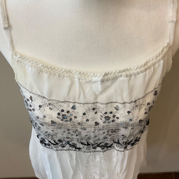 Wet Seal Lace, Sequin and Beaded Cami/Halter. White. Size S - Picture 2 of 12